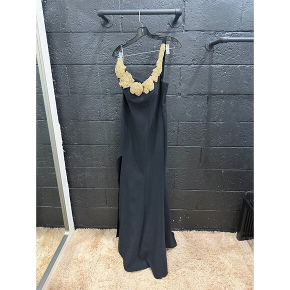 Alfabeta One-Shoulder Crepe Gown with Embellished Neckline Size 6 Retails $1,150 - Picture 4 of 7